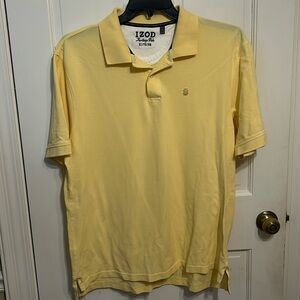 Izod Mens short sleeve yellow shirt.  100% mesh cotton. Xl like new
